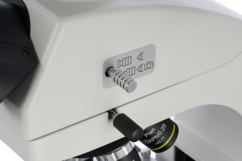 Микроскоп цифровой Levenhuk MED D45T LCD, тринокулярный