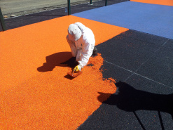 Укладка бесшовных спортивных покрытий 